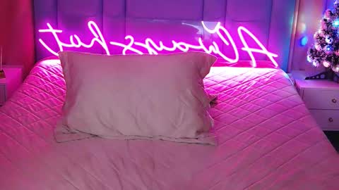 AlwaysHot online show from January 16, 2:37 am