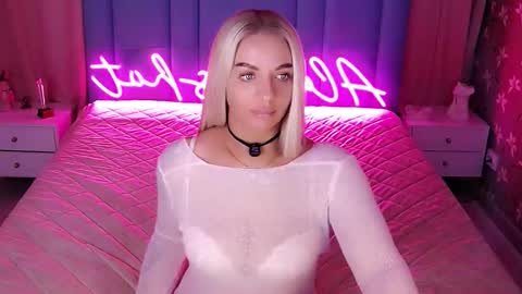 AlwaysHot online show from February 22, 2:02 am