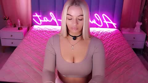 AlwaysHot online show from February 25, 4:11 am