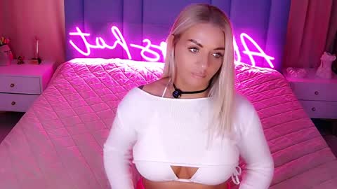 AlwaysHot online show from March 27, 2:28 am