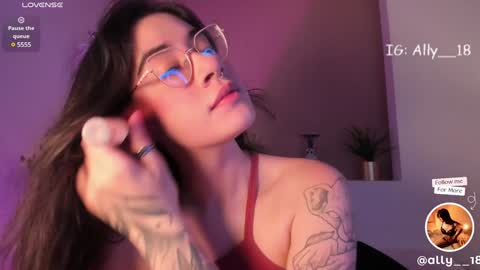Snapshot of ally_addams chatting on December 18, 3:47 am Ally online show from December 18, 3:47 am