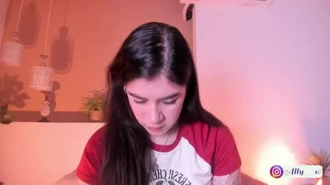 Snapshot of ally_addams chatting on September 11, 10:32 pm Ally online show from September 11, 10:32 pm