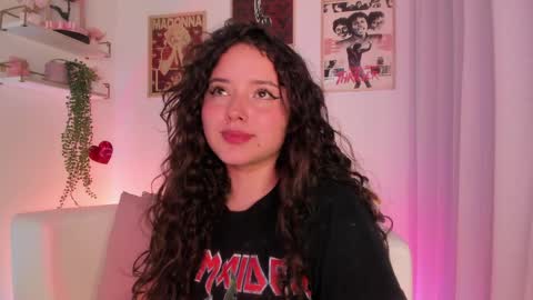 Snapshot of ally_belle chatting on March 30, 12:55 am Ally Belle online show from March 30, 12:55 am