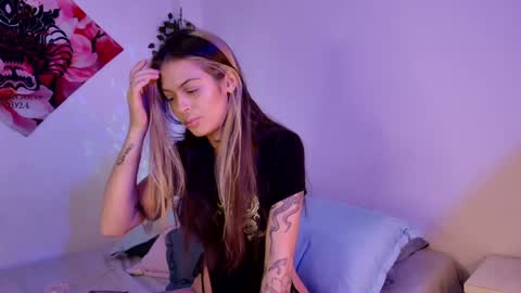 ally_clark online show from January 28, 10:01 pm