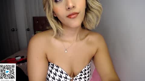 Snapshot of ally_summer chatting on January 17, 10:00 am ally_summer online show from January 17, 10:00 am