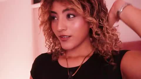 Snapshot of ally_summer chatting on February 8, 3:43 am ally_summer online show from February 8, 3:43 am