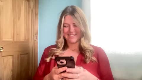 Snapshot of allyanalangel chatting on January 6, 6:44 pm allyanalangel online show from January 6, 6:44 pm