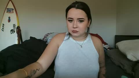 allylove2626 online show from October 9, 9:13 pm