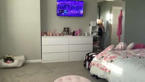Snapshot of allymaeeee chatting on September 21, 12:56 am Ally Mae online show from September 21, 12:56 am