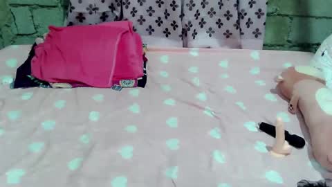 allys_collens online show from May 21, 5:36 am