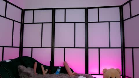 Snapshot of allys_secret chatting on April 17, 7:44 am Call me Ally online show from April 17, 7:44 am