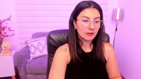 Snapshot of allysonmorgan_ chatting on December 9, 12:19 pm allyson online show from December 9, 12:19 pm
