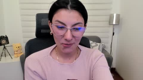 Snapshot of allysonmorgan_ chatting on January 16, 2:08 pm allyson online show from January 16, 2:08 pm