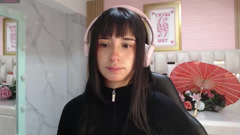 Allysa  online show from January 14, 1:06 pm