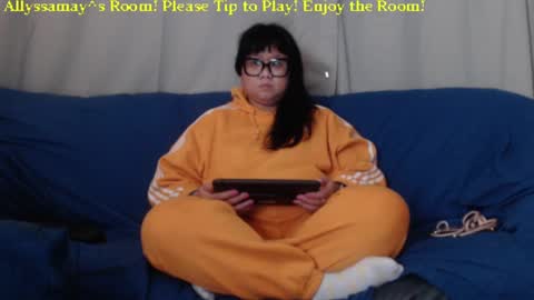 Snapshot of allyssamay chatting on December 13, 1:55 pm Allyssamay online show from December 13, 1:55 pm