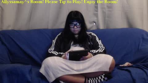 Snapshot of allyssamay chatting on December 16, 6:32 am Allyssamay online show from December 16, 6:32 am