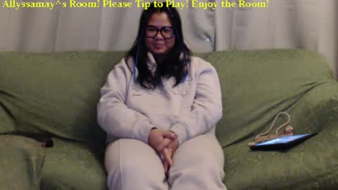 Snapshot of allyssamay chatting on January 1, 6:37 am Allyssamay online show from January 1, 6:37 am