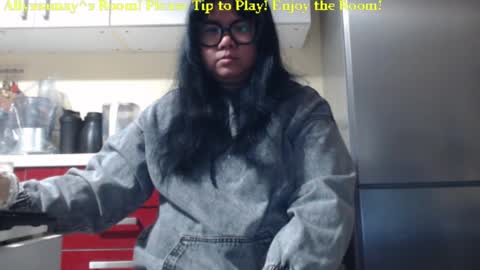 Snapshot of allyssamay chatting on February 24, 1:57 am Allyssamay online show from February 24, 1:57 am