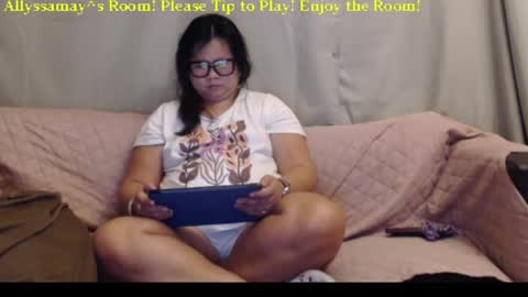 Allyssamay online show from May 6, 2:29 am