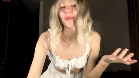 allyyssaaa online show from February 19, 6:15 pm