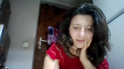 Snapshot of alma_amy chatting on January 1, 11:29 pm Alma online show from January 1, 11:29 pm