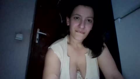 Snapshot of alma_amy chatting on January 4, 8:48 pm Alma online show from January 4, 8:48 pm
