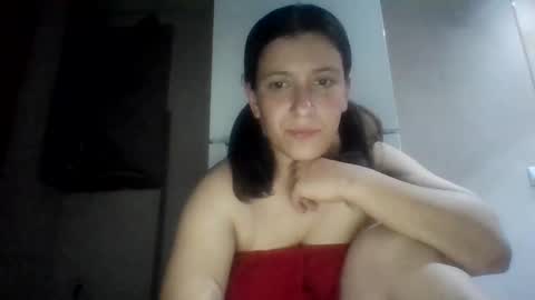 Snapshot of alma_amy chatting on February 6, 9:17 pm Alma online show from February 6, 9:17 pm