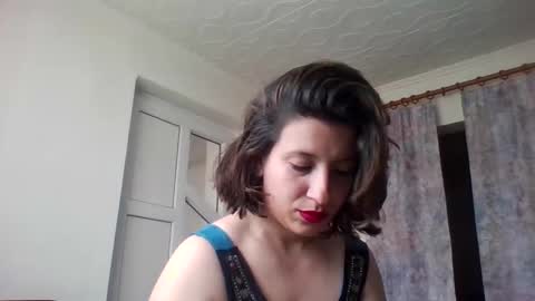 Snapshot of alma_amy chatting on February 25, 10:47 am Alma online show from February 25, 10:47 am