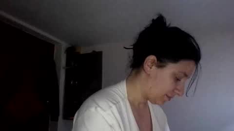 Snapshot of alma_amy chatting on February 13, 9:22 pm Alma online show from February 13, 9:22 pm