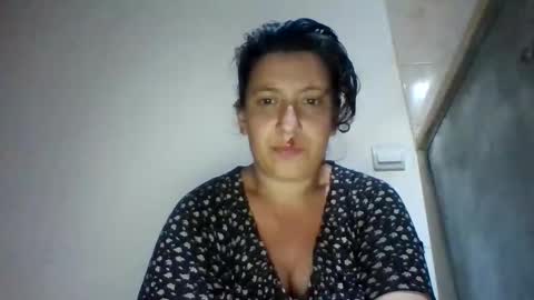 Snapshot of alma_amy chatting on June 4, 8:37 pm Alma online show from June 4, 8:37 pm