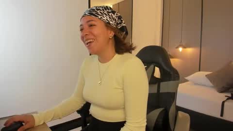 Snapshot of alma_fenix chatting on September 24, 12:30 pm ALMA FENIX online show from September 24, 12:30 pm