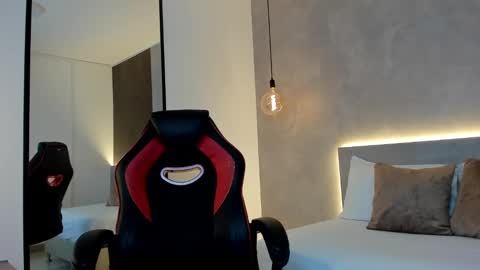 Snapshot of alma_fenix chatting on October 6, 6:49 pm ALMA FENIX online show from October 6, 6:49 pm