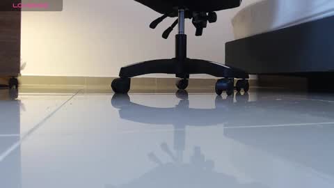 Snapshot of alma_fenix chatting on October 15, 12:33 am ALMA FENIX online show from October 15, 12:33 am