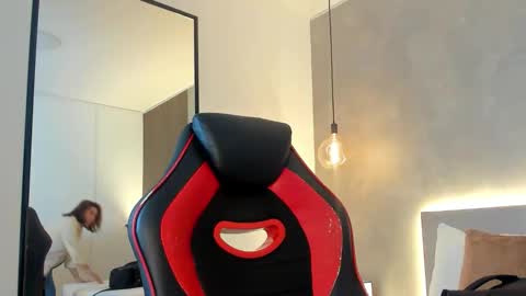 Snapshot of alma_fenix chatting on October 27, 12:31 pm ALMA FENIX online show from October 27, 12:31 pm