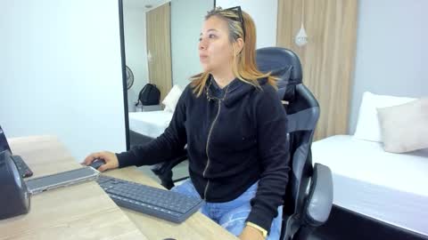 ALMA FENIX  online show from January 15, 12:32 pm