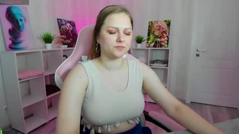 alma_jons online show from May 11, 12:16 am