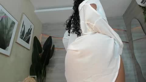 Snapshot of alma_leon chatting on October 2, 11:50 am Alma Len online show from October 2, 11:50 am