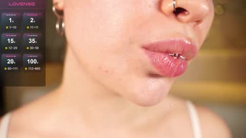 Snapshot of alma_yammy chatting on October 27, 4:55 pm Alma online show from October 27, 4:55 pm