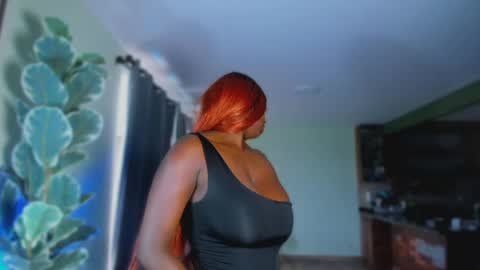 Snapshot of almaahotxxx chatting on May 4, 2:35 pm almaahotxxx online show from May 4, 2:35 pm