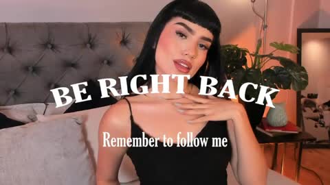 Mia online show from April 29, 12:53 pm