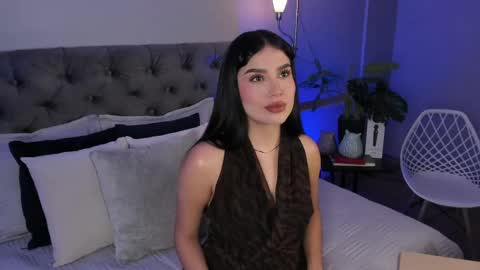 Mia online show from May 20, 2:56 pm