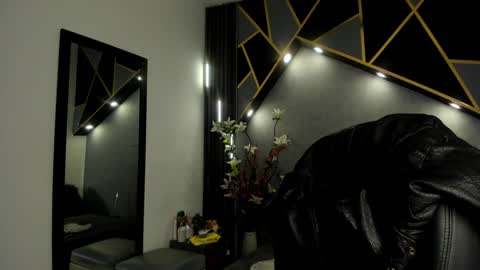 Snapshot of almma_ chatting on January 16, 2:51 pm ALMMA online show from January 16, 2:51 pm