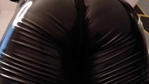 Snapshot of almma_ chatting on February 25, 10:18 pm ALMMA online show from February 25, 10:18 pm