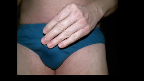 Snapshot of almost__home chatting on March 12, 3:51 pm almost__home online show from March 12, 3:51 pm