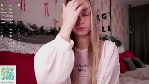 Snapshot of alodiaacomb chatting on January 9, 3:20 am Lia online show from January 9, 3:20 am