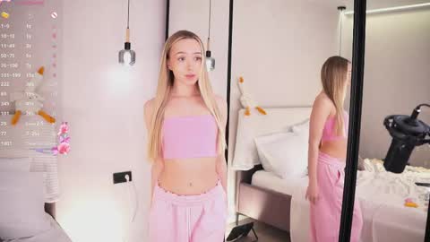 Lia online show from May 15, 3:13 am