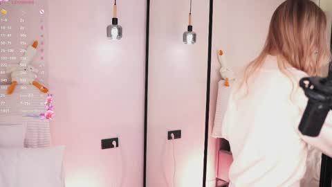 Lia online show from May 17, 3:04 am