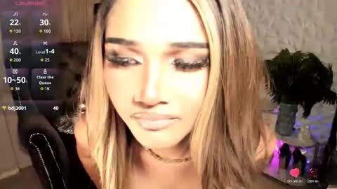 Snapshot of alodialuxts chatting on October 22, 7:46 pm alodialuxts online show from October 22, 7:46 pm