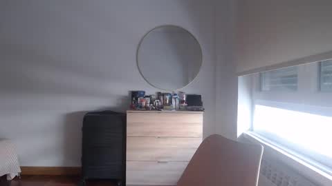 Snapshot of alogenotwink chatting on April 7, 12:05 pm STEPHAN online show from April 7, 12:05 pm