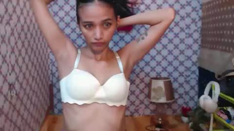 Alondra  online show from September 17, 9:22 am